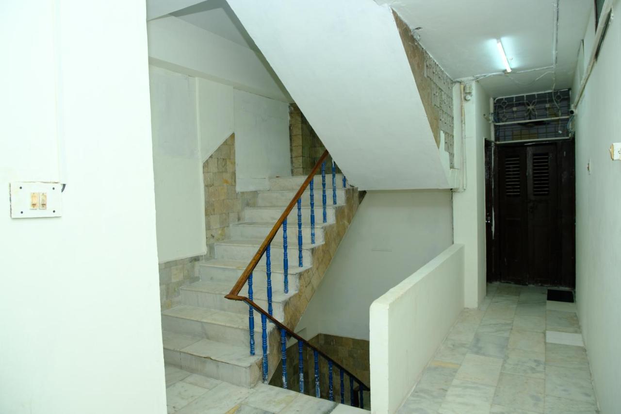 Aum Karthikeya Residency - Near Railway Station होटल